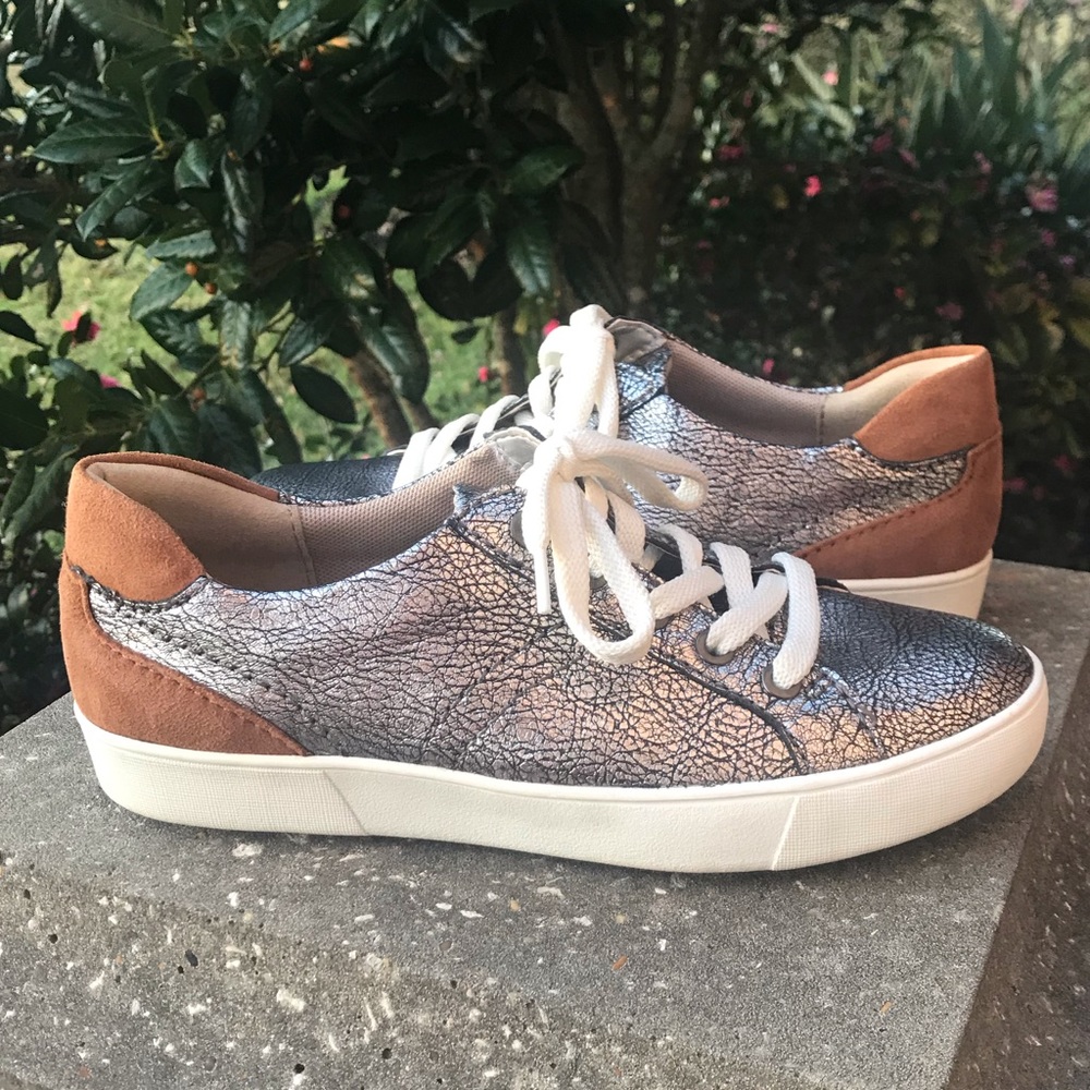Naturalizer Metallic Crackle Morrison Sneakers - Picture 3 of 12